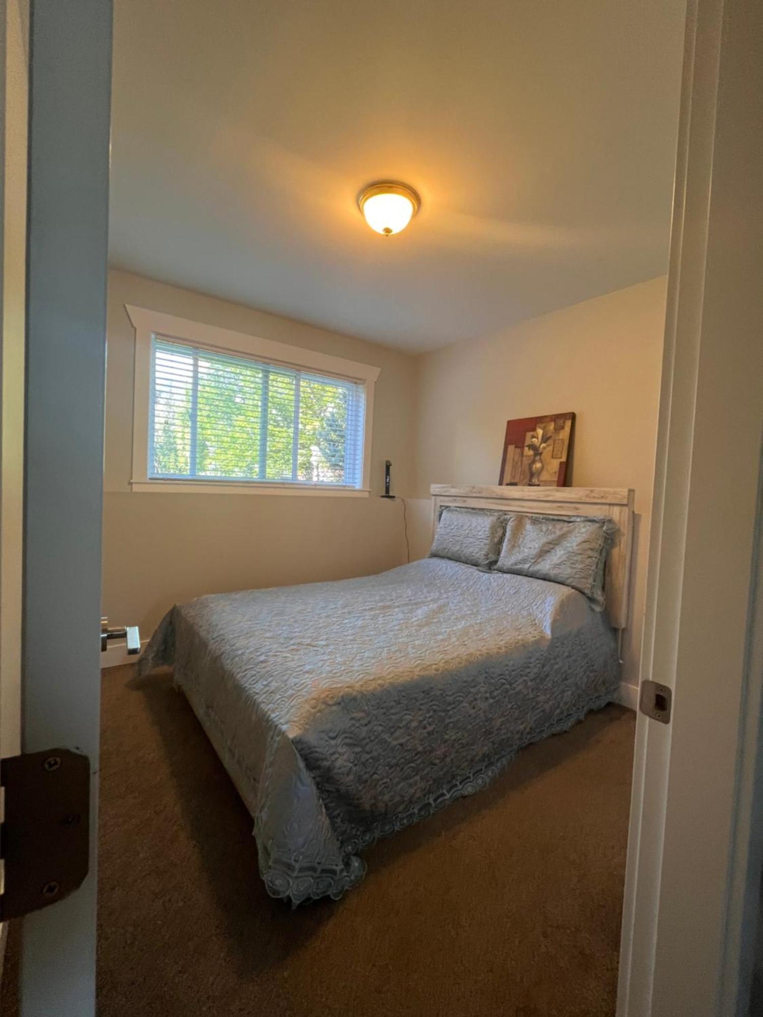 2 Bedroom Suite With Full Kitchen Ревелсток Экстерьер фото